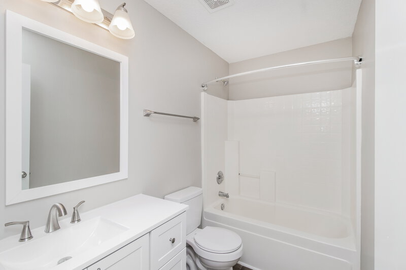 1,800/Mo, 113 Daventry Pl Mooresville, NC 28117 Bathroom View