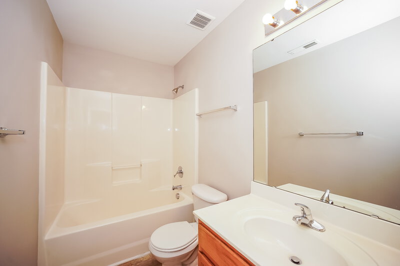 1,920/Mo, 1554 Kindred Cir NW Concord, NC 28027 Bathroom View