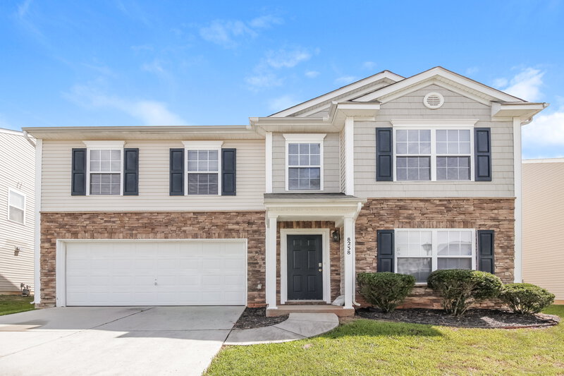 1,930/Mo, 8238 Escaflowne Ave Charlotte, NC 28216 Front View