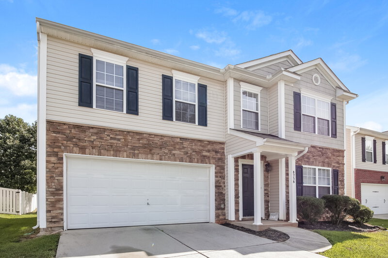 1,930/Mo, 8238 Escaflowne Ave Charlotte, NC 28216 Front View 2