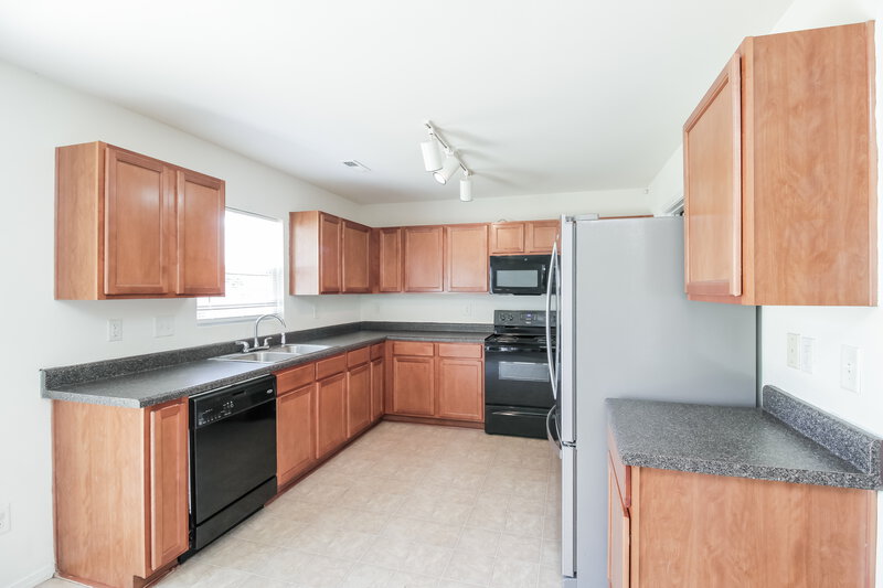 1,930/Mo, 8238 Escaflowne Ave Charlotte, NC 28216 Kitchen View 2