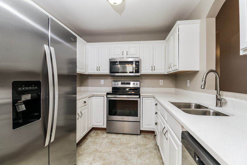 1,850/Mo, 1018 Cranston Crossing Pl Indian Trail, NC 28079 Kitchen View 2