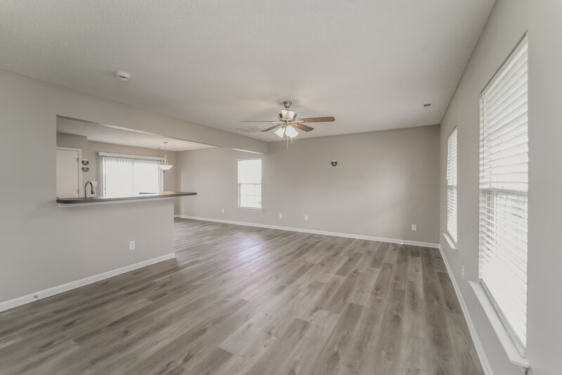 1,875/Mo, 10425 Katie Creek Ct Charlotte, NC 28213 Living Room View