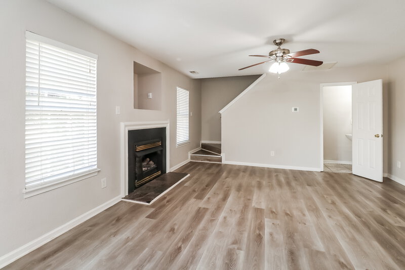 1,650/Mo, 4929 Patricia Ann Ln Charlotte, NC 28269 Living Room View