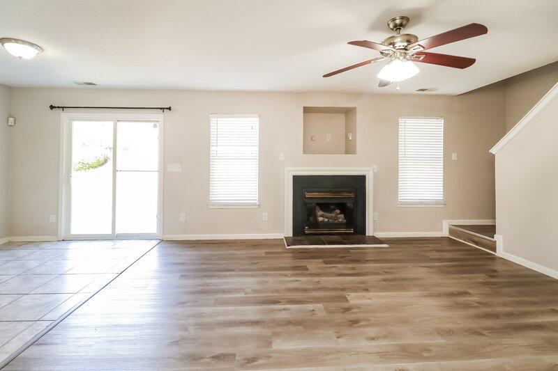 1,650/Mo, 4929 Patricia Ann Ln Charlotte, NC 28269 Living Room View 2