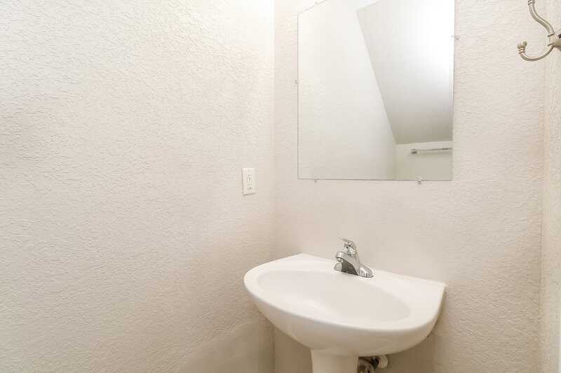1,650/Mo, 4929 Patricia Ann Ln Charlotte, NC 28269 Powder Room View