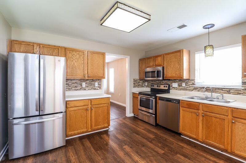 2,130/Mo, 11909 Aubreywood Dr Charlotte, NC 28214 Kitchen View
