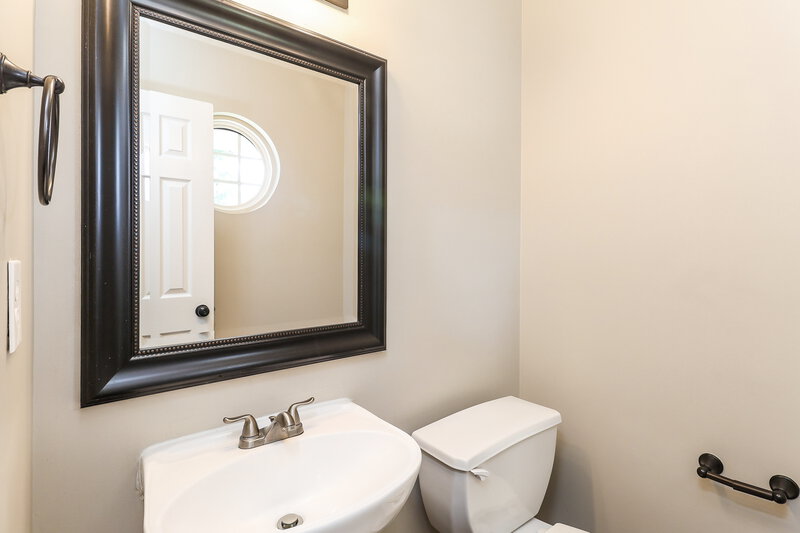 2,130/Mo, 11909 Aubreywood Dr Charlotte, NC 28214 Bathroom View