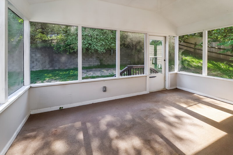 2,110/Mo, 1133 Piney Church Rd Concord, NC 28025 Sun Room View