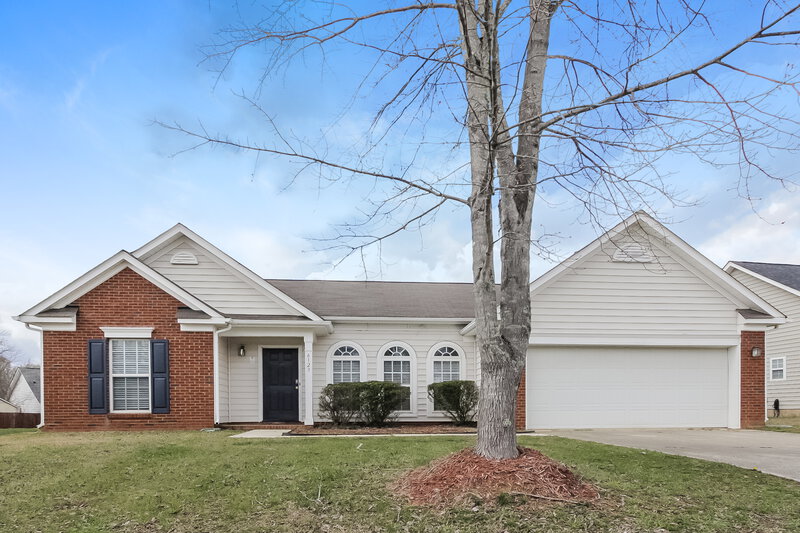 1,975/Mo, 6123 Goldenfield Dr Charlotte, NC 28269 Misc View
