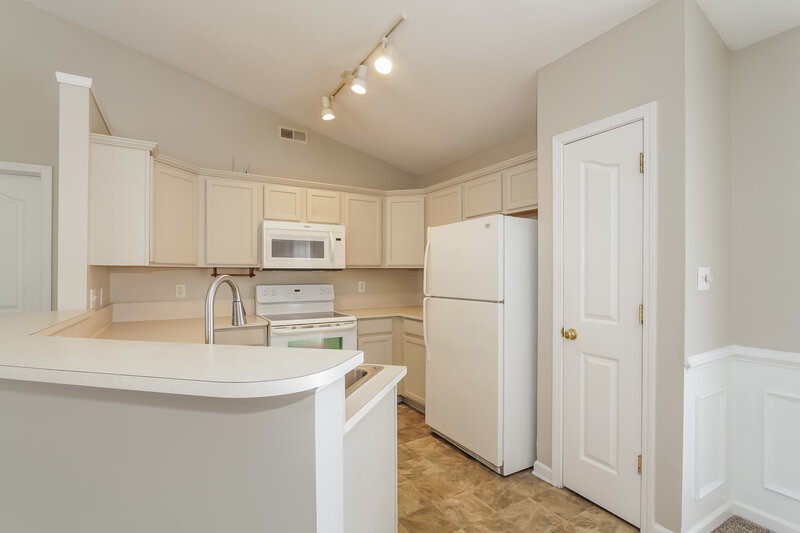 1,975/Mo, 6123 Goldenfield Dr Charlotte, NC 28269 Misc View 6