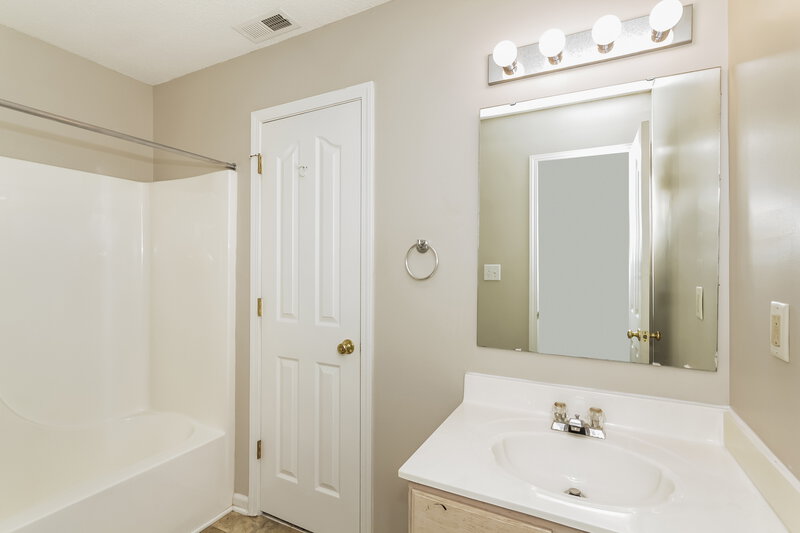 1,975/Mo, 6123 Goldenfield Dr Charlotte, NC 28269 Misc View 11