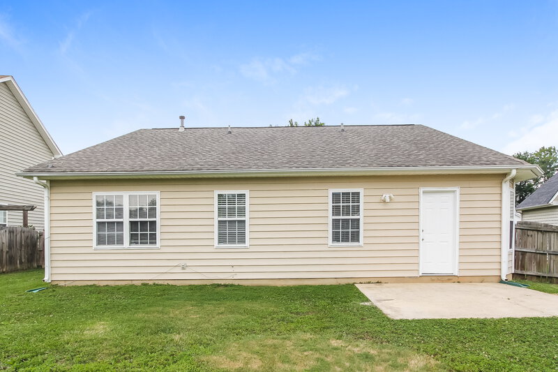 1,865/Mo, 6133 Goldenfield Dr Charlotte, NC 28269 Rear View