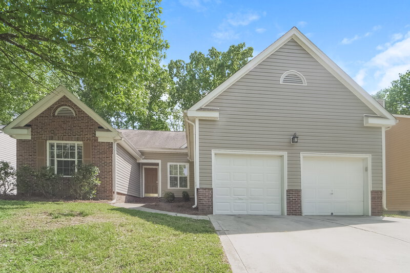 2,015/Mo, 5206 Haybridge Rd Charlotte, NC 28269 External View