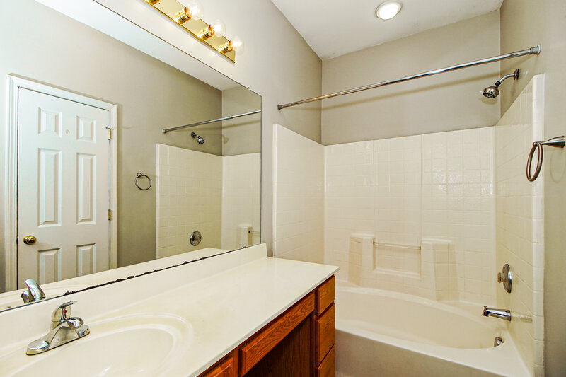 1,870/Mo, 12137 Goff House Ct Charlotte, NC 28214 Bathroom View