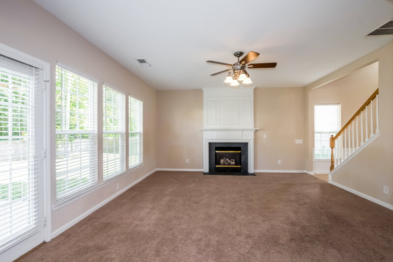 2,375/Mo, 10716 Norway Spruce Ct Charlotte, NC 28262 Living Room View