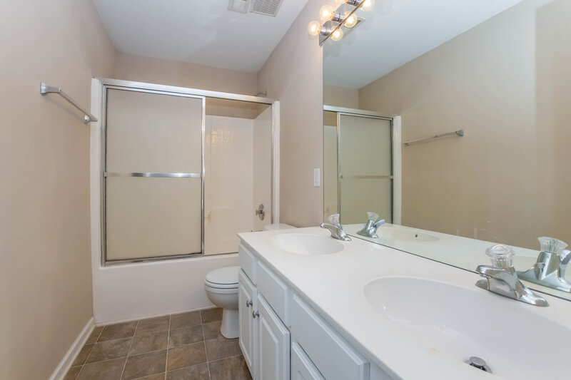 2,375/Mo, 10716 Norway Spruce Ct Charlotte, NC 28262 photo View 4