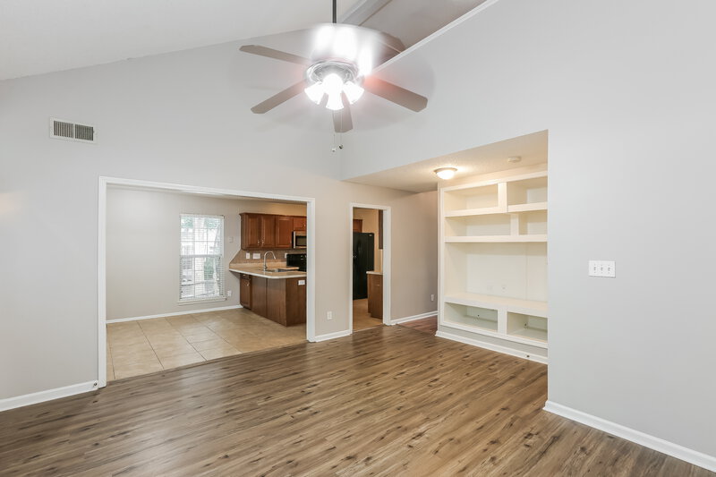 2,105/Mo, 2914 Canary Ct Charlotte, NC 28269 Living Room View 2