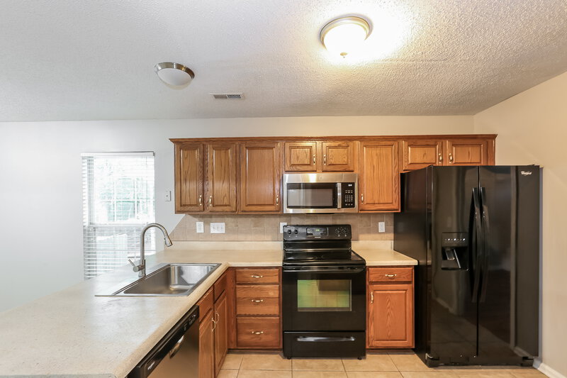 2,105/Mo, 2914 Canary Ct Charlotte, NC 28269 Kitchen View 2