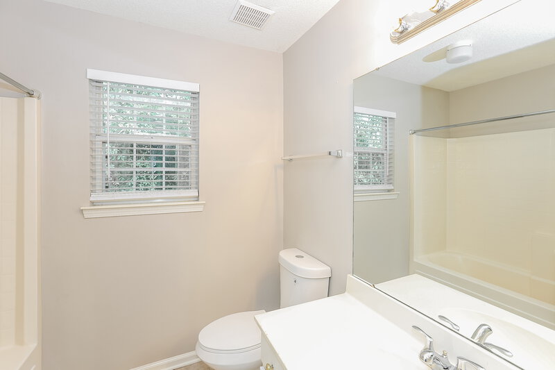 2,105/Mo, 2914 Canary Ct Charlotte, NC 28269 Bathroom View