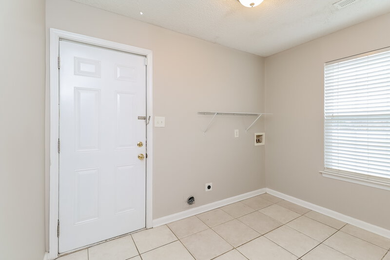 1,940/Mo, 15123 Dehavilland Dr Charlotte, NC 28278 Laundry Room View