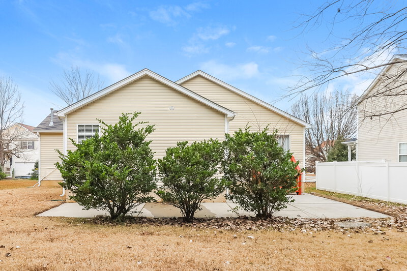 1,940/Mo, 15123 Dehavilland Dr Charlotte, NC 28278 Rear View