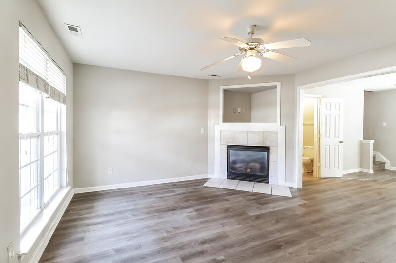 1,910/Mo, 6504 Wild Orchid Ct Charlotte, NC 28262 Living Room View 2