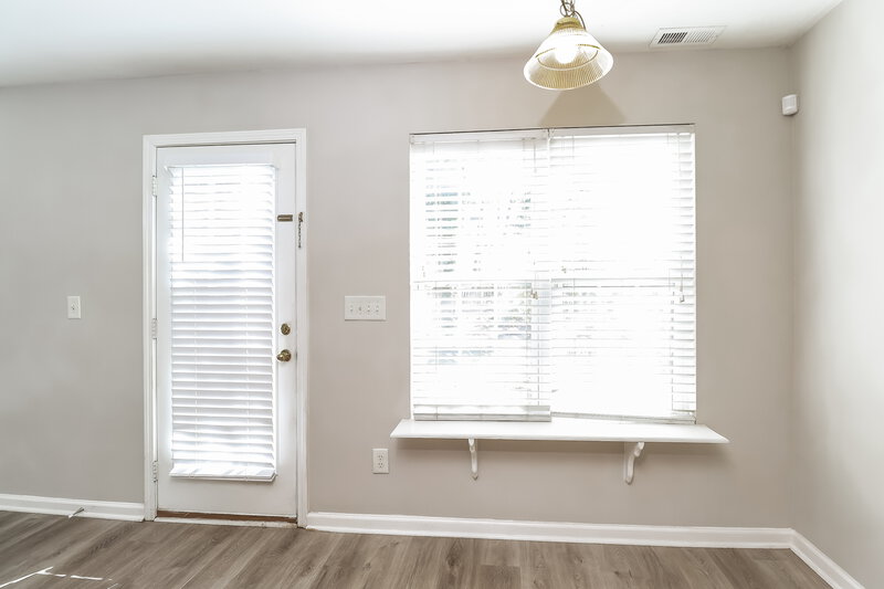 1,910/Mo, 6504 Wild Orchid Ct Charlotte, NC 28262 Breakfast Nook View