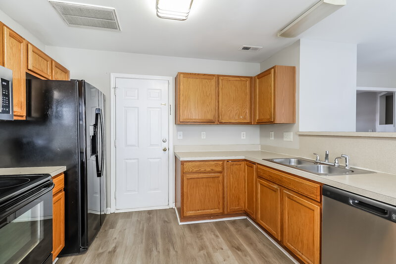 1,910/Mo, 6504 Wild Orchid Ct Charlotte, NC 28262 Kitchen View