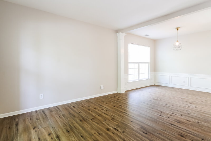 2,300/Mo, 8909 Lyleton Ln Charlotte, NC 28269 Living Room View