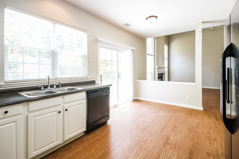 2,300/Mo, 8909 Lyleton Ln Charlotte, NC 28269 Kitchen View 2