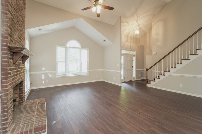 3,360/Mo, 3601 Waterton Leas Ct Charlotte, NC 28269 Living Room View 2