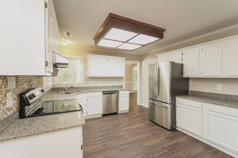 3,360/Mo, 3601 Waterton Leas Ct Charlotte, NC 28269 Kitchen View 2