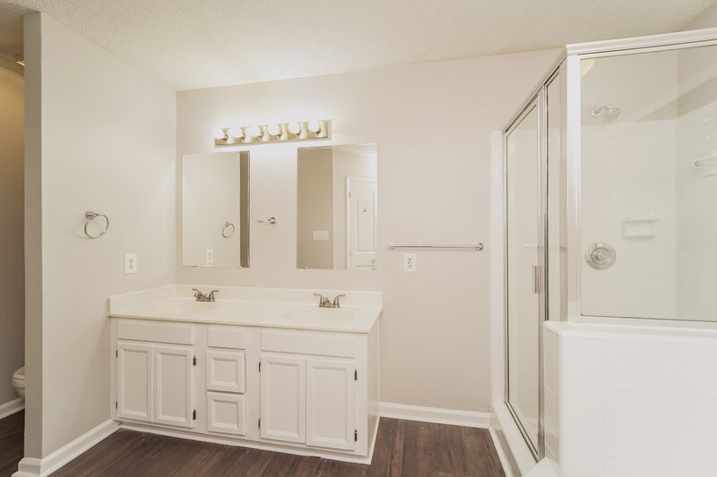 3,360/Mo, 3601 Waterton Leas Ct Charlotte, NC 28269 Main Bathroom View