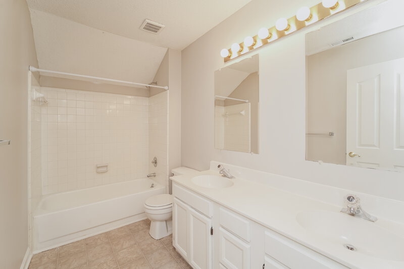 3,360/Mo, 3601 Waterton Leas Ct Charlotte, NC 28269 Bathroom View