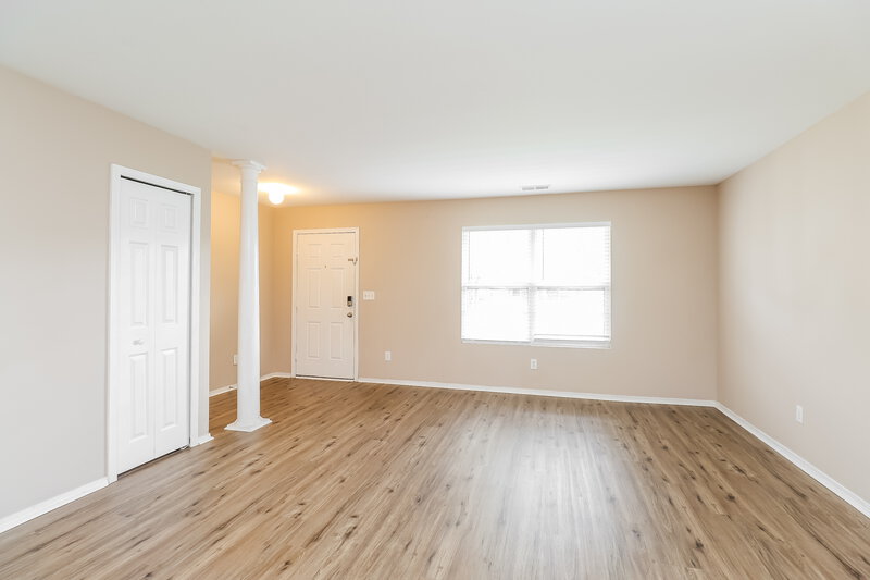 2,600/Mo, 11009 Dry Stone Dr Huntersville, NC 28078 Living Room View 2
