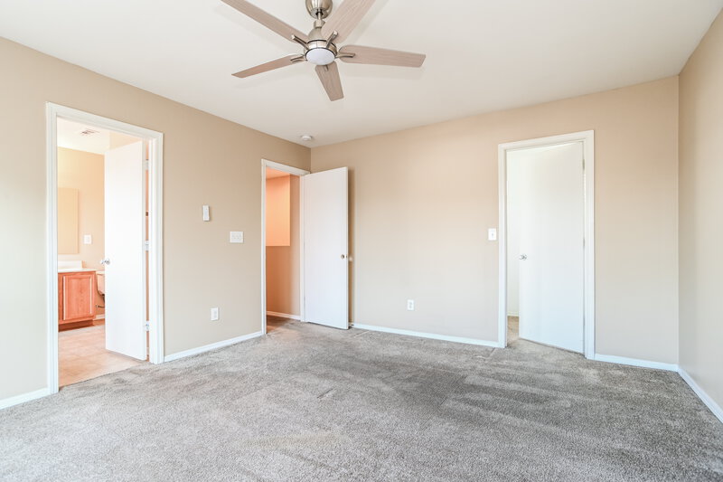 2,140/Mo, 6329 Highland Commons Rd Charlotte, NC 28269 Main Bedroom View