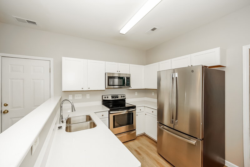 2,310/Mo, 152 Riverfront Pkwy Mount Holly, NC 28120 Kitchen View