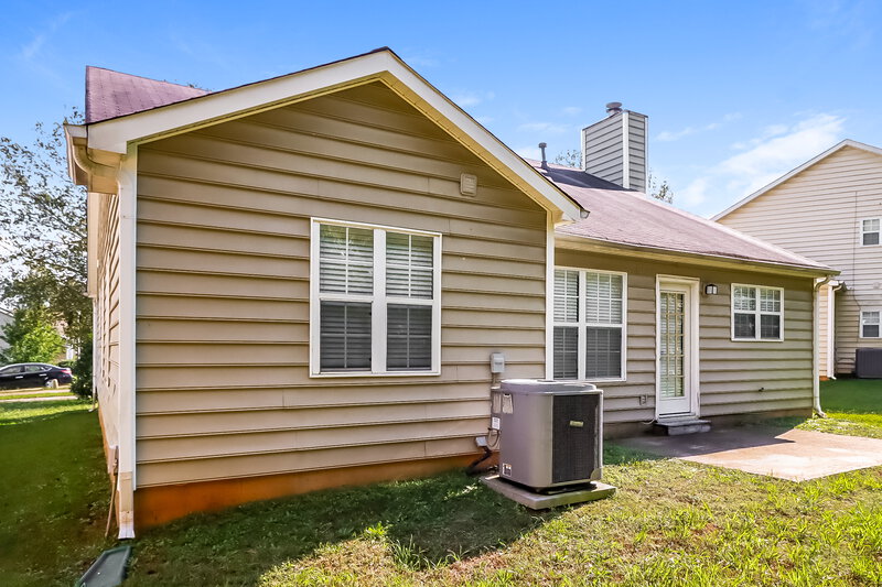 1,675/Mo, 8626 Galena View Dr Charlotte, NC 28269 Rear View 3