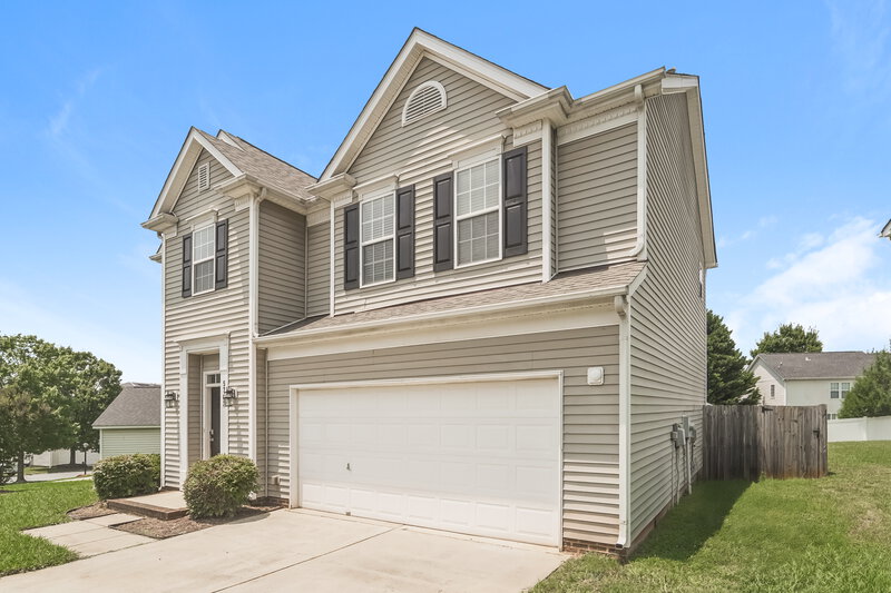 2,375/Mo, 5703 Waverly Lynn Ln Charlotte, NC 28269 Front View