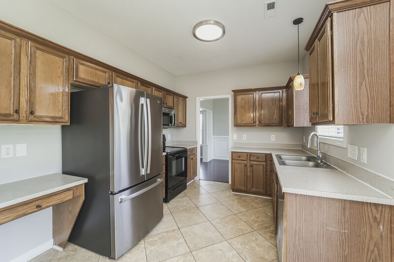 2,375/Mo, 5703 Waverly Lynn Ln Charlotte, NC 28269 Kitchen View 2