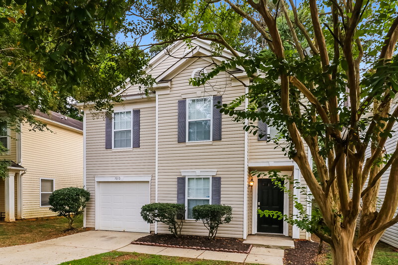 1,810/Mo, 7010 Sycamore Grove Ct Charlotte, NC 28227 Front View