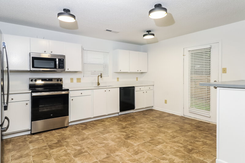 1,810/Mo, 7010 Sycamore Grove Ct Charlotte, NC 28227 Kitchen View