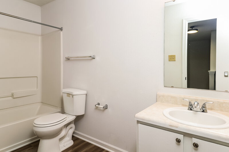 1,810/Mo, 7010 Sycamore Grove Ct Charlotte, NC 28227 Bathroom View