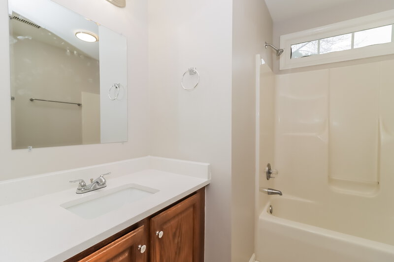 2,170/Mo, 9714 Whitewood Trl Charlotte, NC 28269 Bathroom View