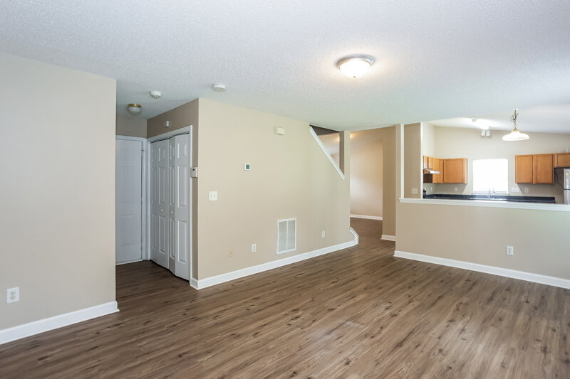 1,905/Mo, 1028 Jordans Pond Ln Charlotte, NC 28214 Living Room View