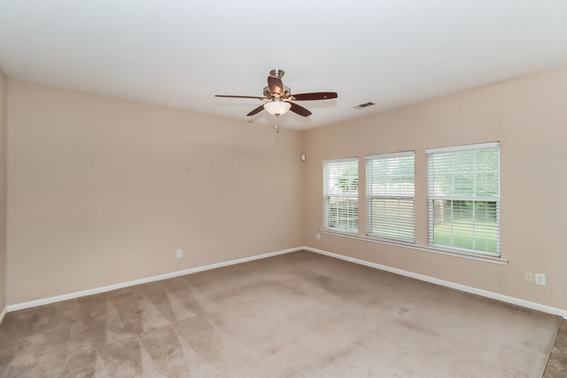 2,265/Mo, 6510 Ridgeview Commons Dr Charlotte, NC 28269 Living Room View 2