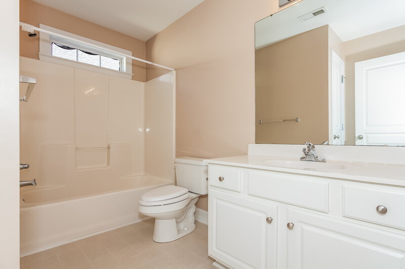2,085/Mo, 19203 Coachmans Trce Cornelius, NC 28031 Bathroom View