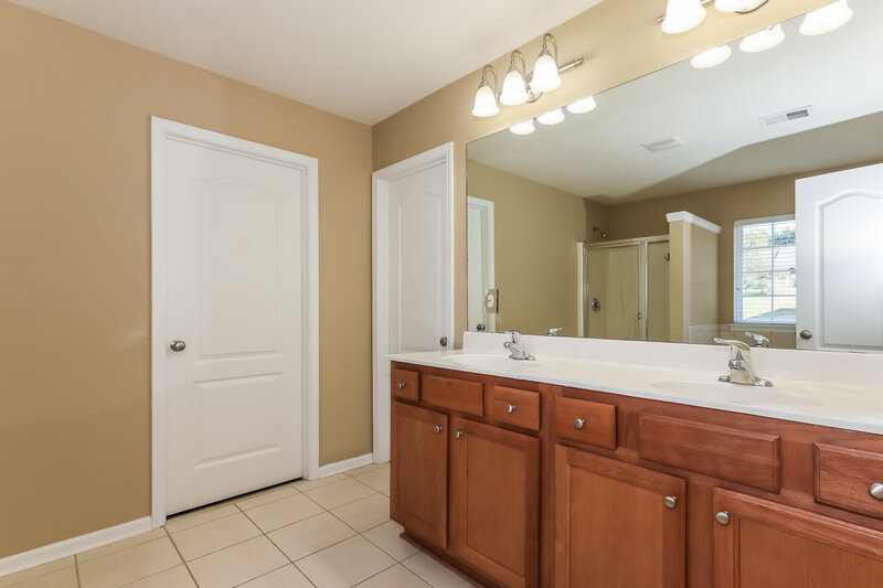 2,560/Mo, 3919 Cassidy Dr Waxhaw, NC 28173 Bathroom View 2