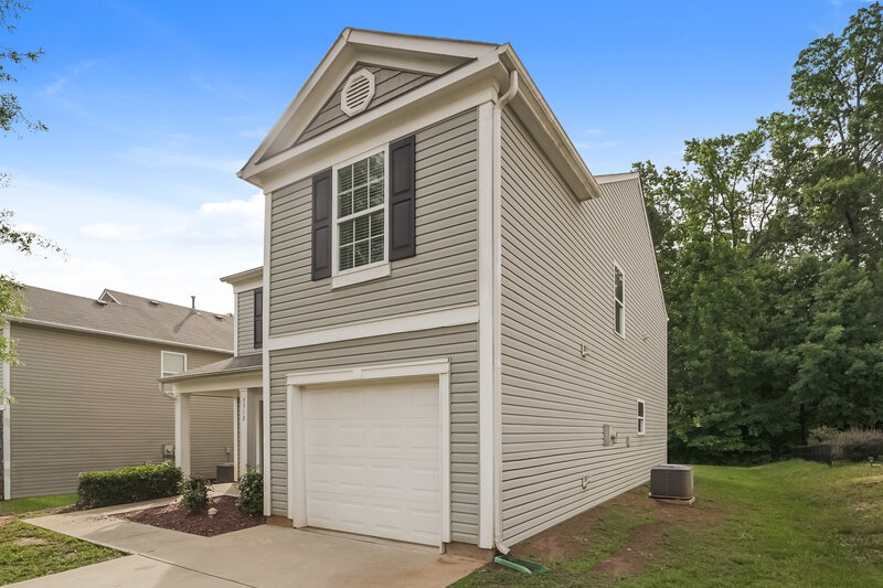 2,085/Mo, 5512 Twin Brook Dr Charlotte, NC 28269 Front View